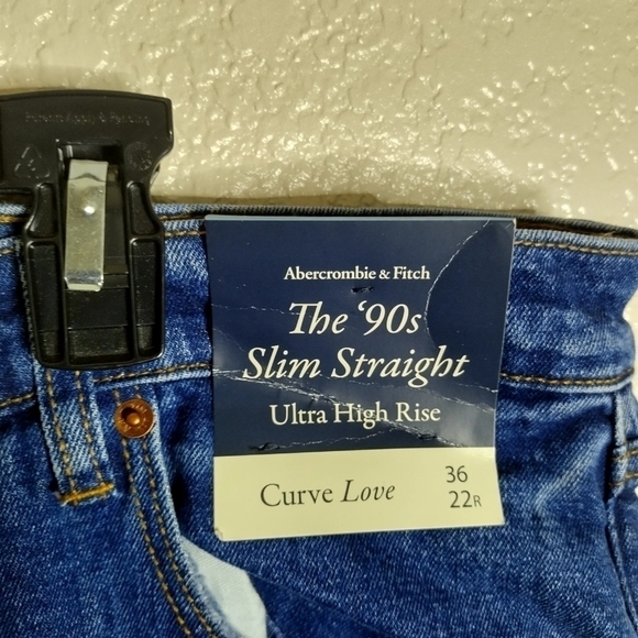 NWT Abercrombie and Fitch the 90s slim straight ultra high rise jeans SZ 36/ 22 - Picture 3 of 7